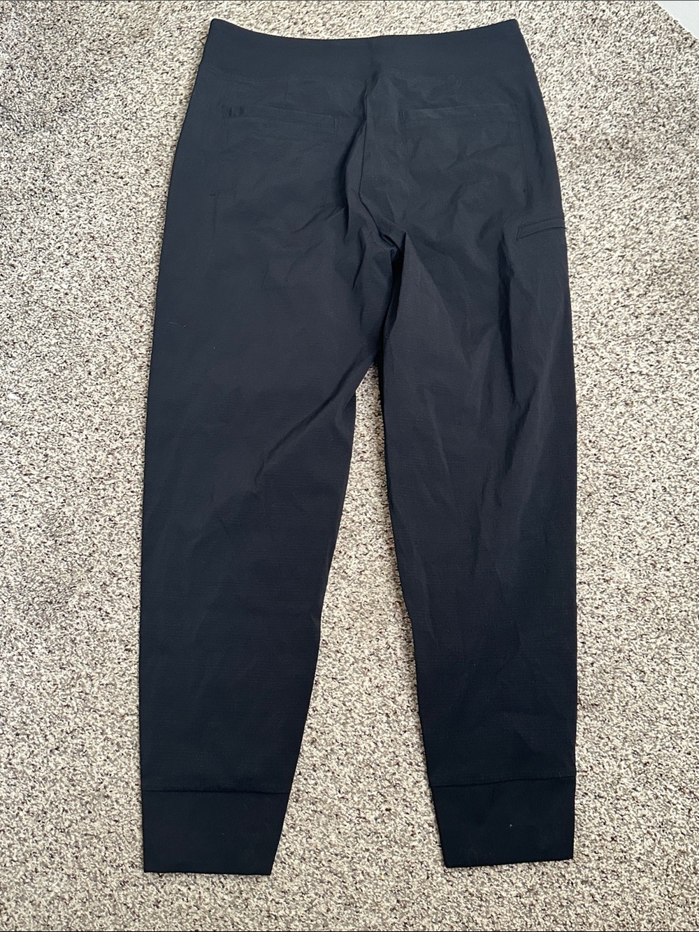 Athleta Black Active jogger Pants with Zip Pockets size 8 active wear. Casual - Picture 5 of 8